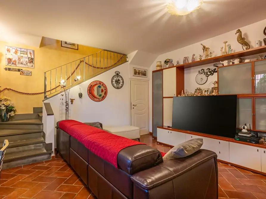 Immagine 15 di Villetta a schiera in vendita  a Cascina