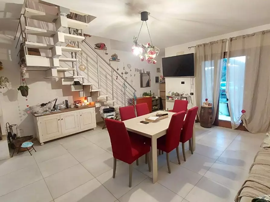 Immagine 6 di Villetta a schiera in vendita  a Crespina Lorenzana