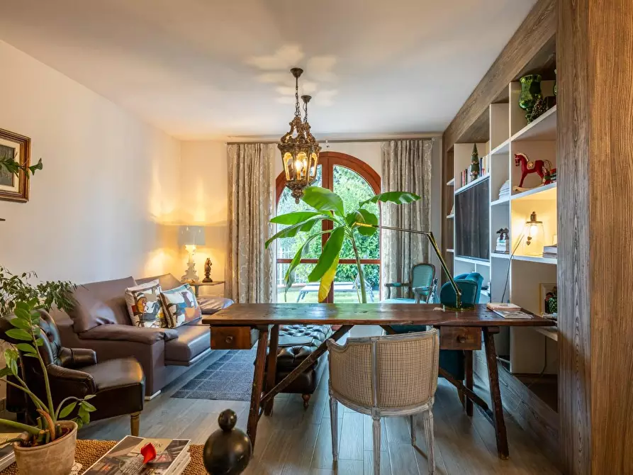 Immagine 21 di Villa in vendita  a Terricciola