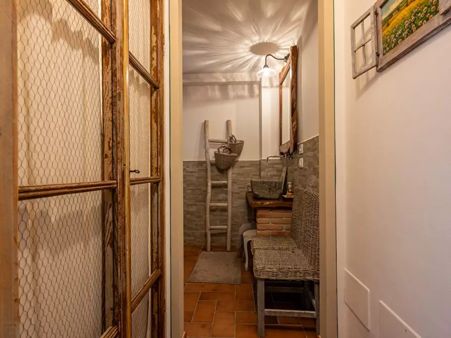 Immagine 13 di Villa in vendita  a Terricciola