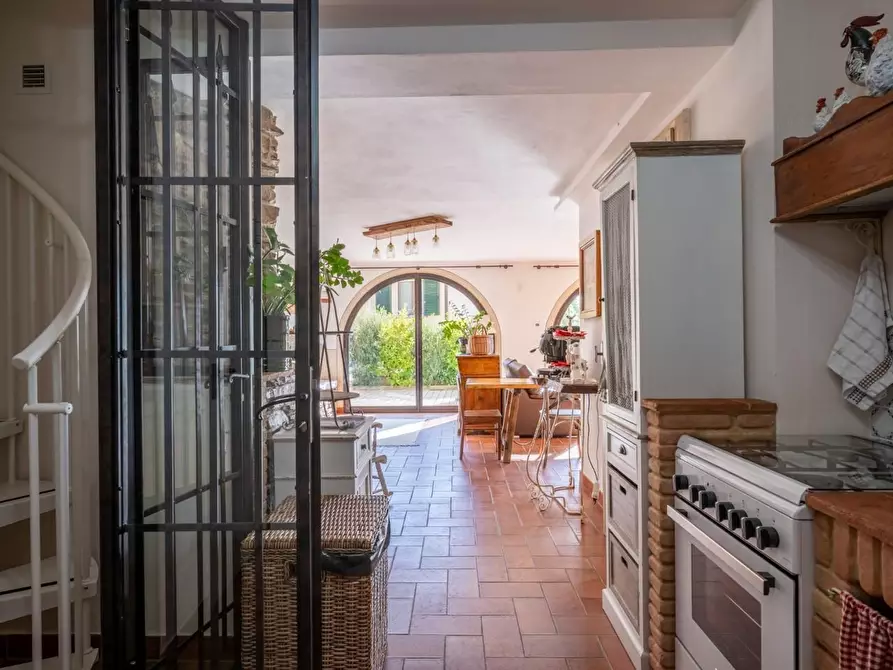 Immagine 67 di Villa in vendita  a Terricciola