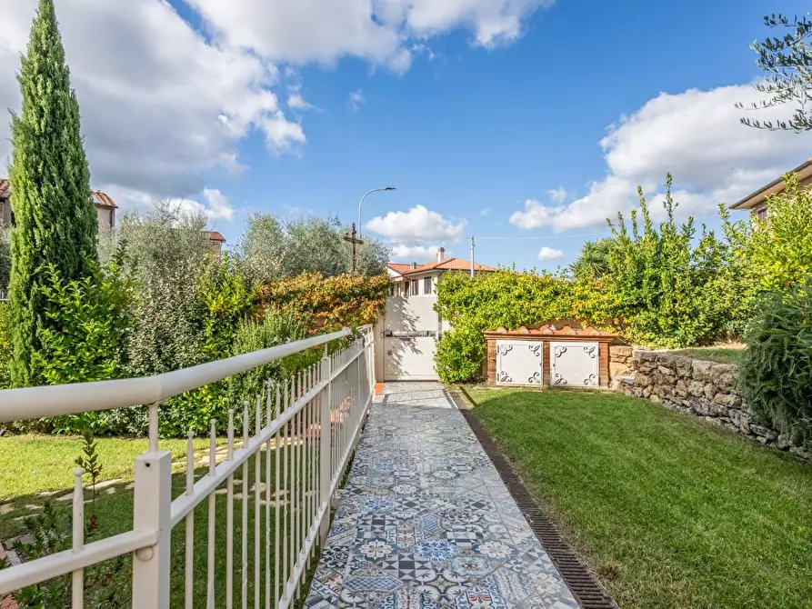 Immagine 46 di Villa in vendita  a Terricciola