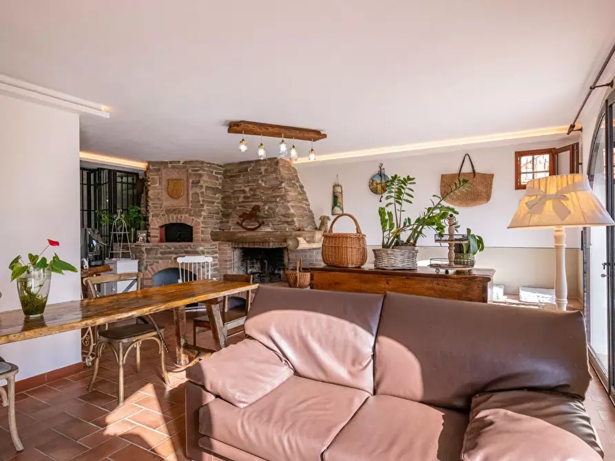 Immagine 10 di Villa in vendita  a Terricciola