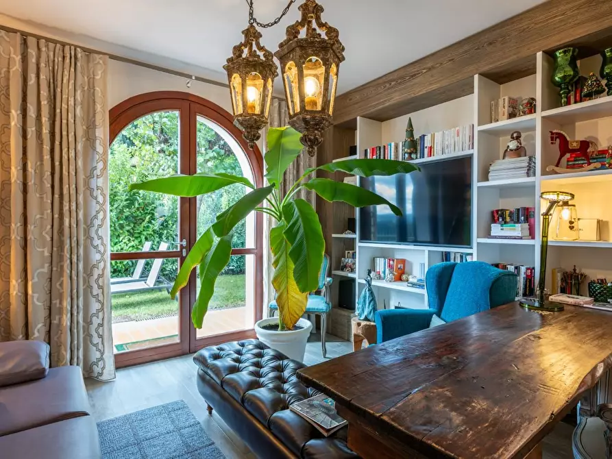 Immagine 17 di Villa in vendita  a Terricciola