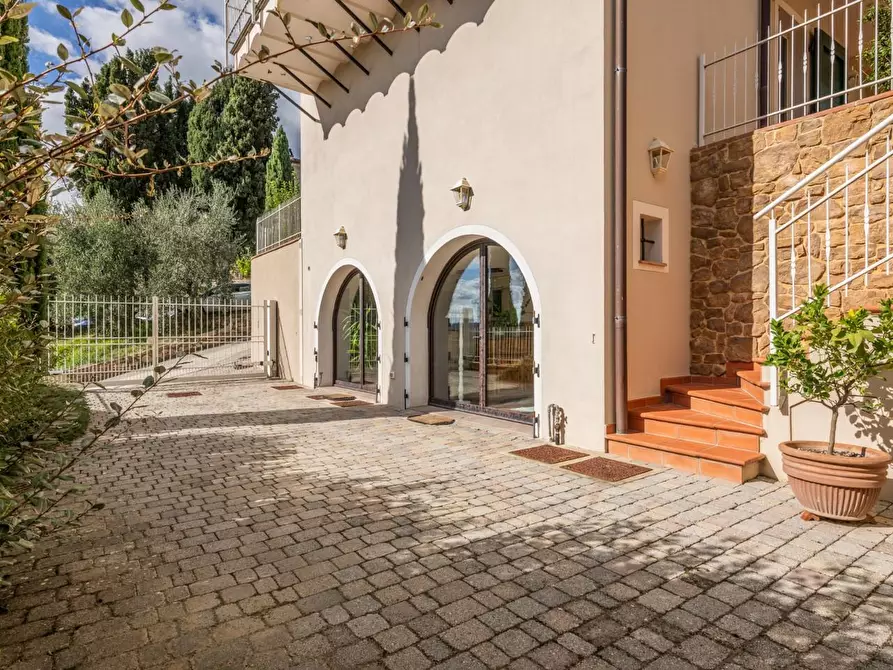 Immagine 12 di Villa in vendita  a Terricciola