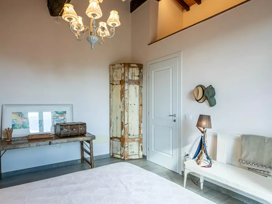 Immagine 53 di Villa in vendita  a Terricciola