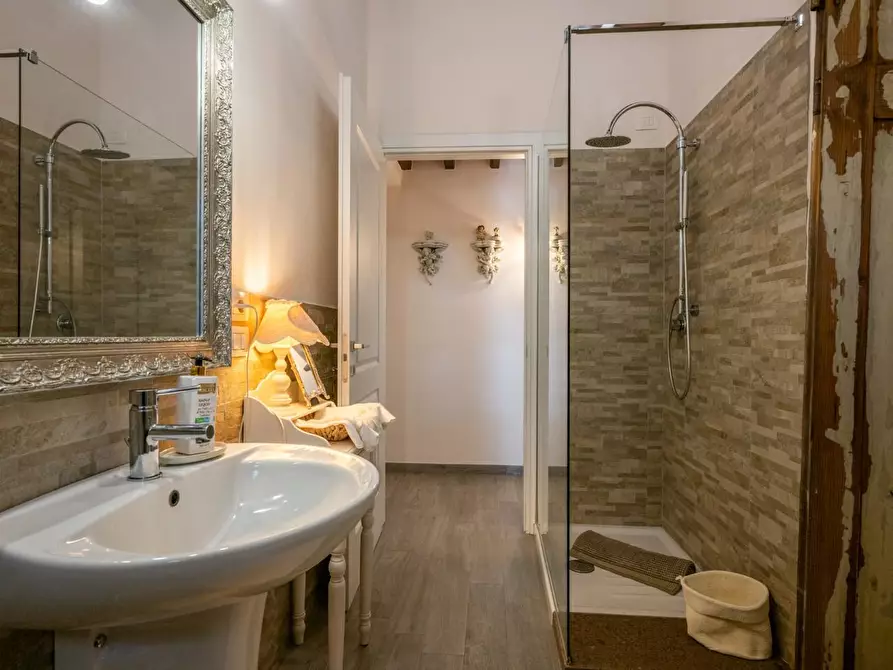 Immagine 35 di Villa in vendita  a Terricciola