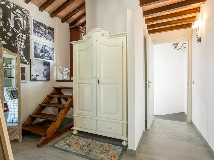 Immagine 40 di Villa in vendita  a Terricciola