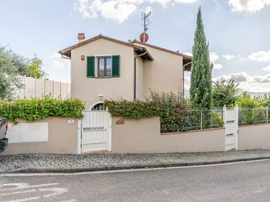 Immagine 2 di Villa in vendita  a Terricciola