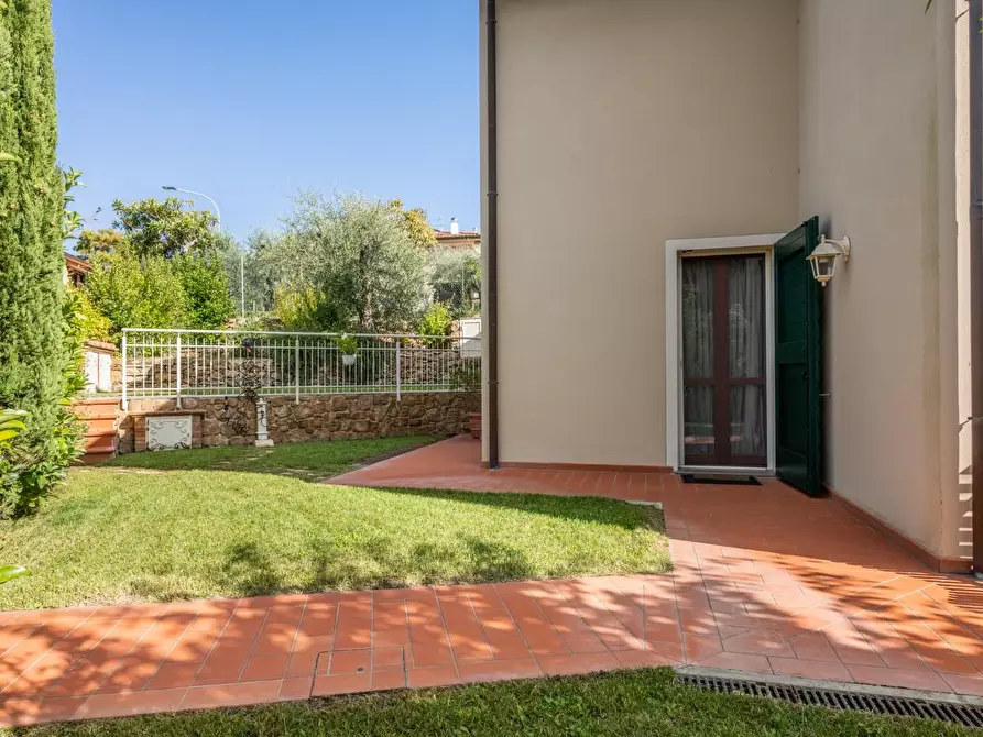 Immagine 5 di Villa in vendita  a Terricciola