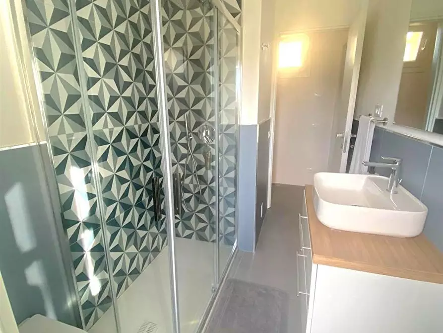 Immagine 21 di Casa semindipendente in vendita  a Massa