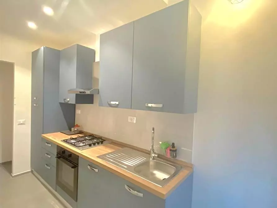 Immagine 11 di Casa semindipendente in vendita  a Massa