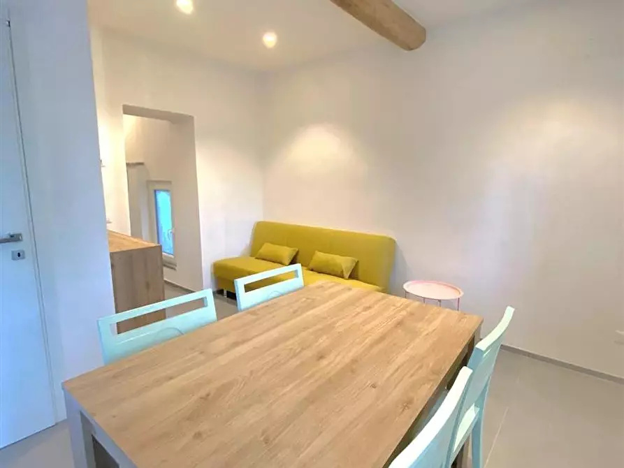 Immagine 9 di Casa semindipendente in vendita  a Massa