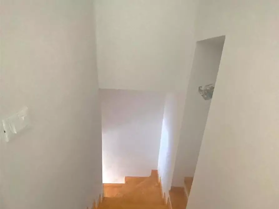 Immagine 24 di Casa semindipendente in vendita  a Massa