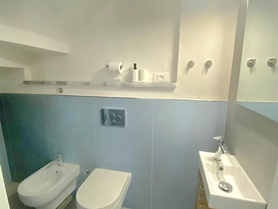 Immagine 7 di Casa semindipendente in vendita  a Massa