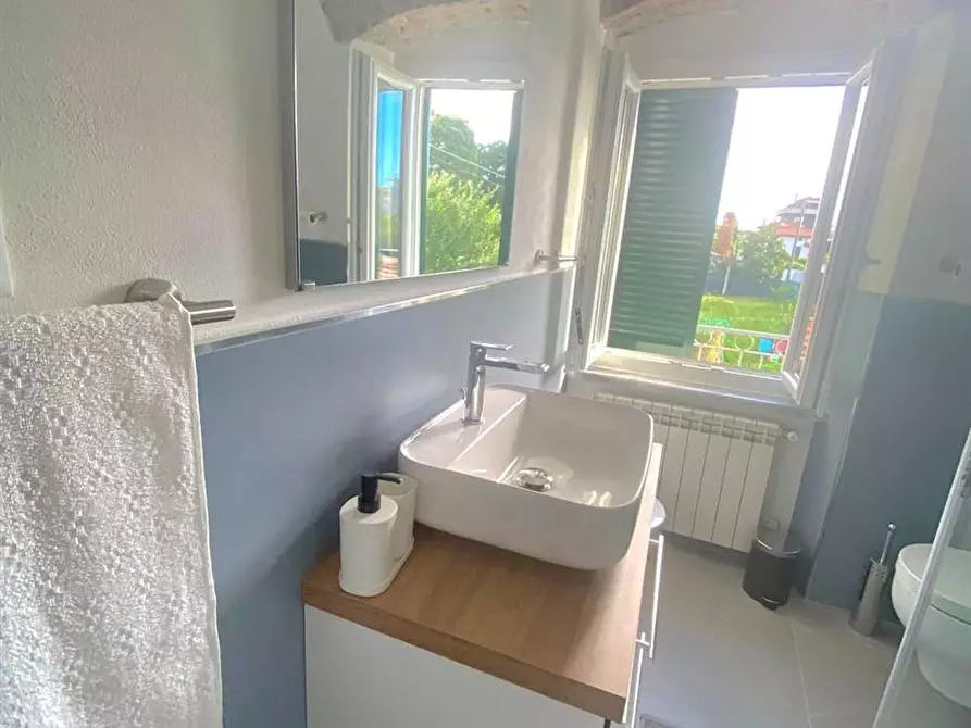 Immagine 20 di Casa semindipendente in vendita  a Massa