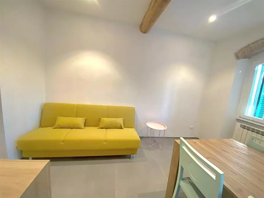 Immagine 5 di Casa semindipendente in vendita  a Massa