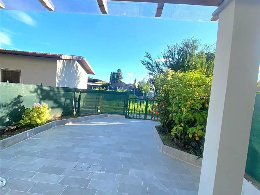 Immagine 10 di Casa semindipendente in vendita  a Massa