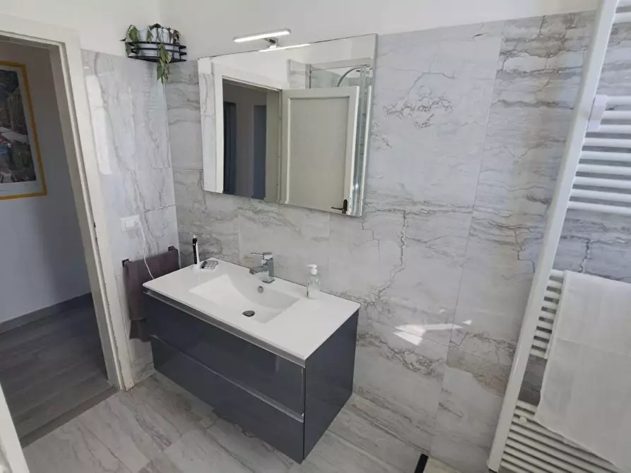 Immagine 17 di Appartamento in vendita  a Rosignano Marittimo