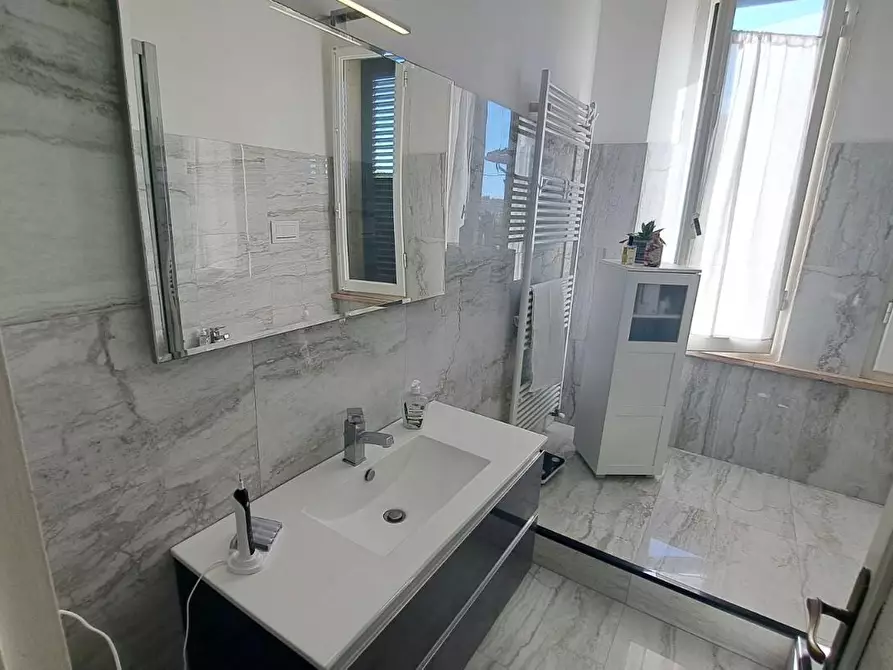 Immagine 15 di Appartamento in vendita  a Rosignano Marittimo