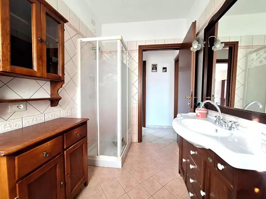 Immagine 5 di Appartamento in vendita  a Cascina