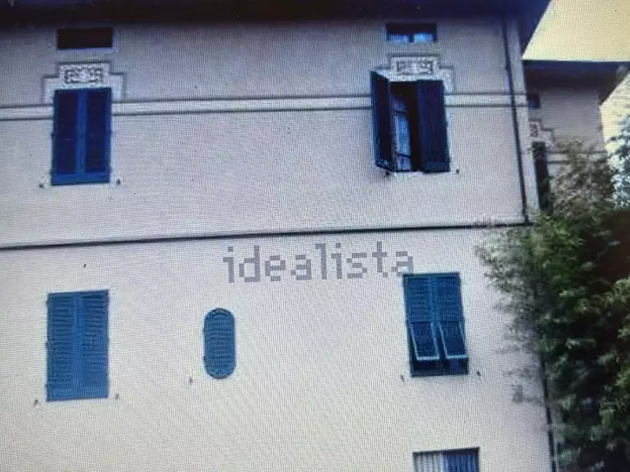 Immagine 4 di Villa in vendita  a Barga