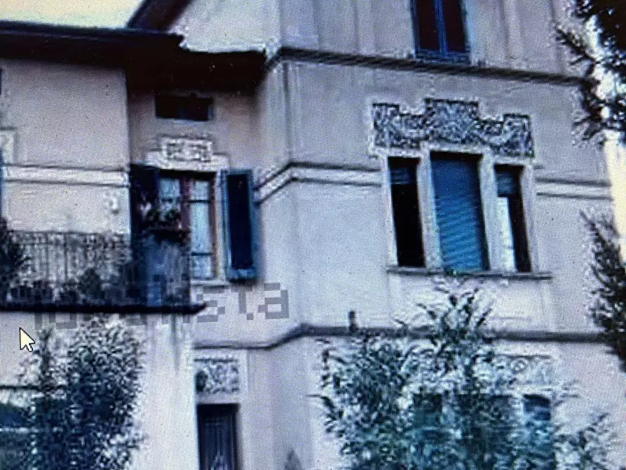 Immagine 2 di Villa in vendita  a Barga