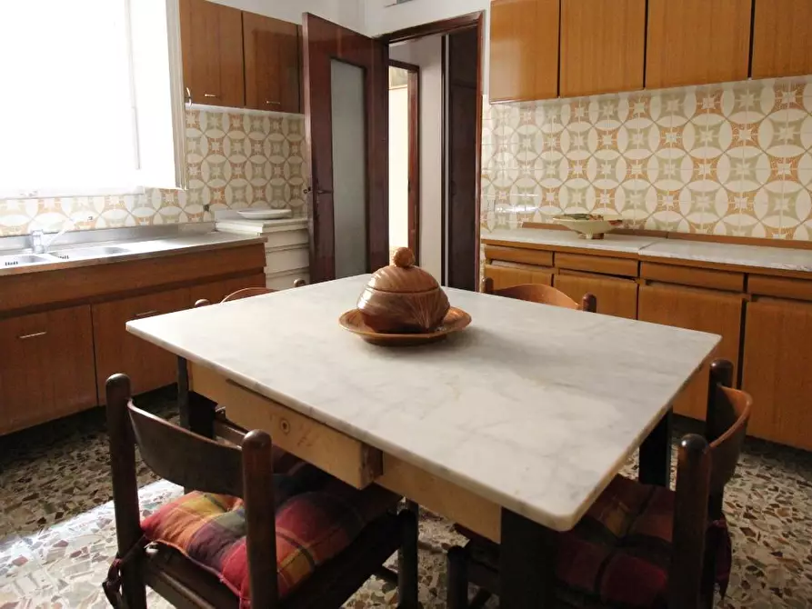 Immagine 5 di Appartamento in vendita  a Massa