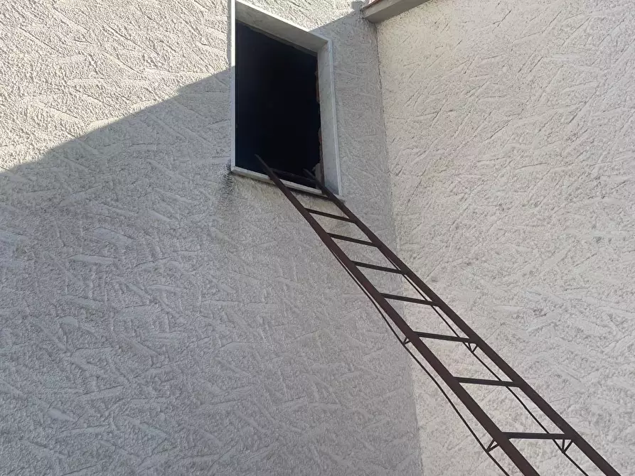 Immagine 6 di Casa bifamiliare in vendita  a Montignoso