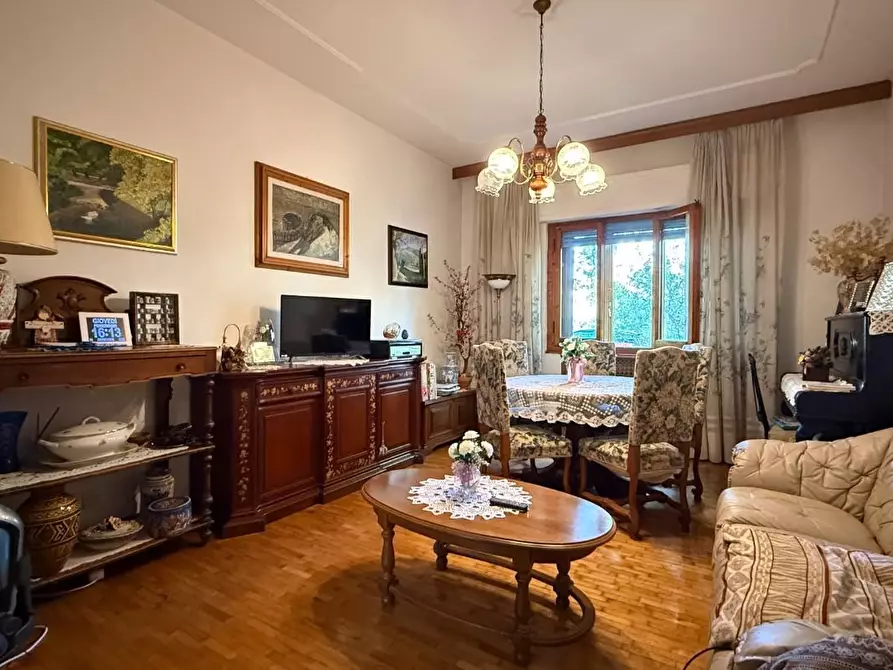 Immagine 6 di Appartamento in vendita  a Montecatini Terme