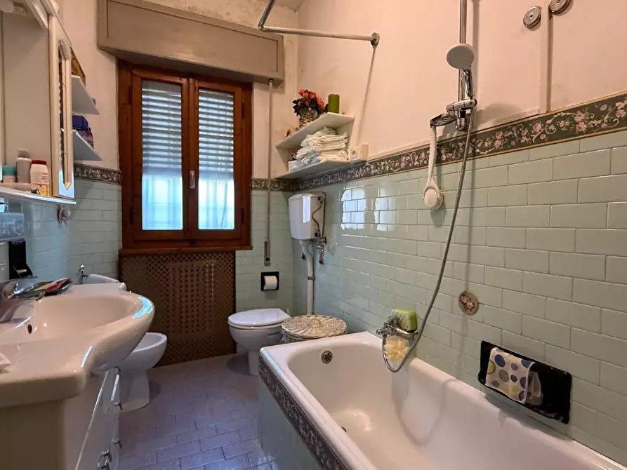 Immagine 12 di Appartamento in vendita  a Montecatini Terme