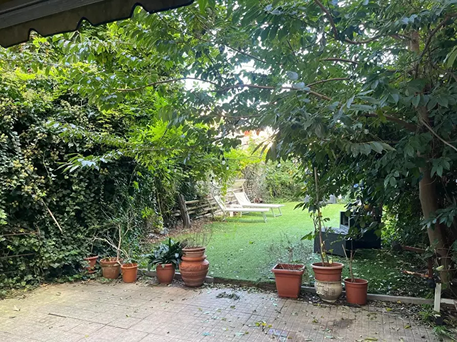 Immagine 5 di Appartamento in vendita  a Livorno