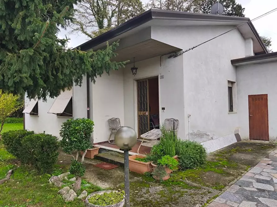 Immagine 40 di Casa indipendente in vendita  a Castelnuovo Magra