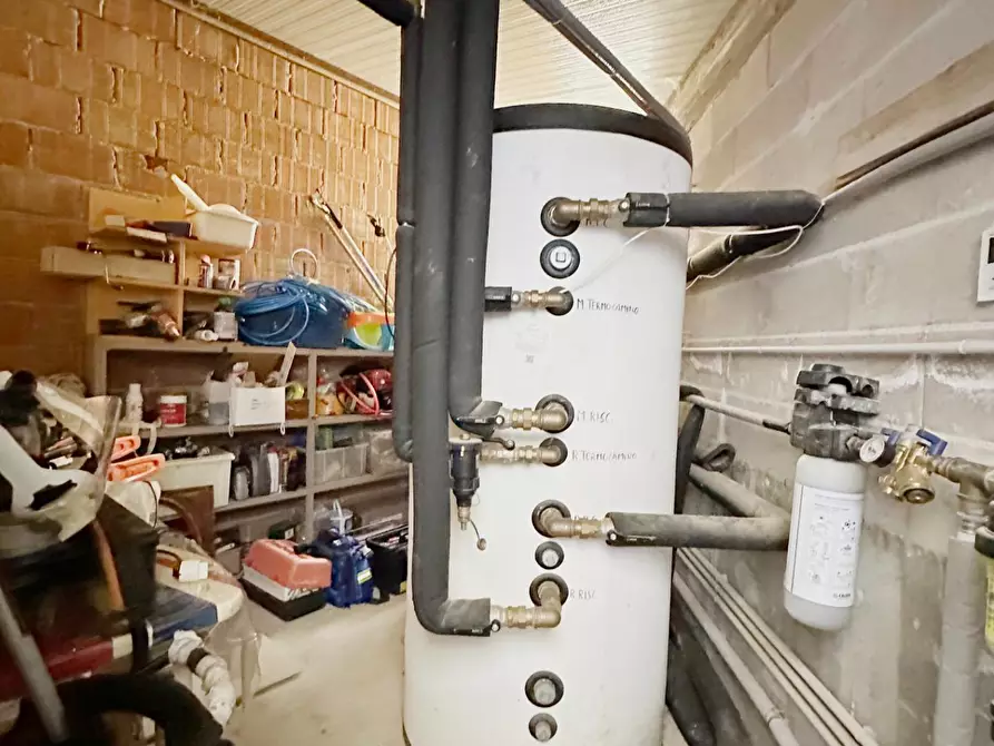 Immagine 37 di Casa colonica in vendita  a Buggiano