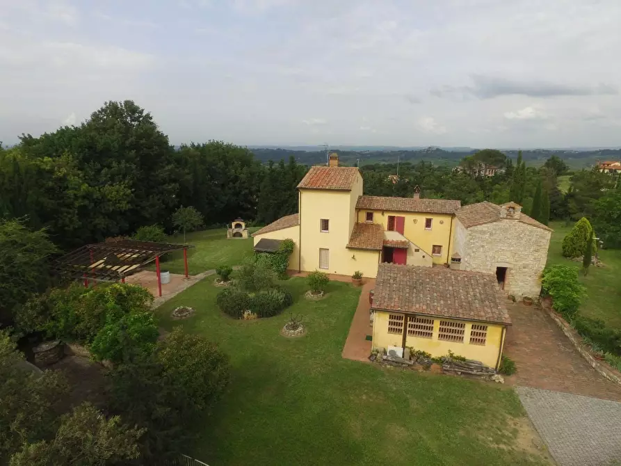 Immagine 3 di Villa in vendita  a Casciana Terme Lari