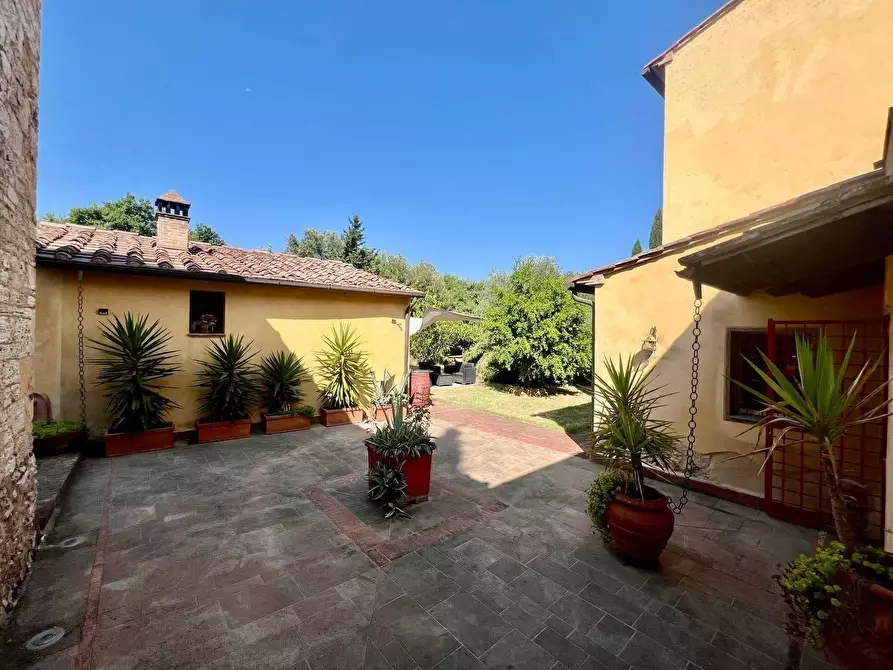 Immagine 38 di Villa in vendita  a Casciana Terme Lari