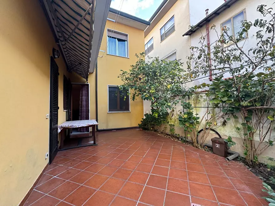 Immagine 4 di Appartamento in vendita  a Viareggio