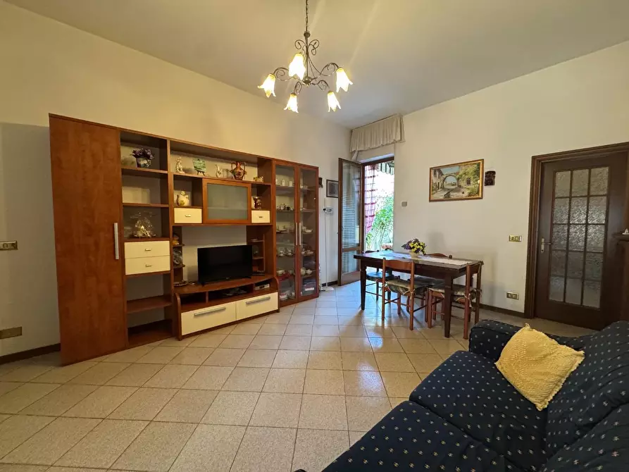 Immagine 23 di Appartamento in vendita  a Viareggio