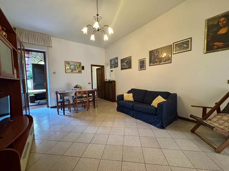 Immagine 7 di Appartamento in vendita  a Viareggio