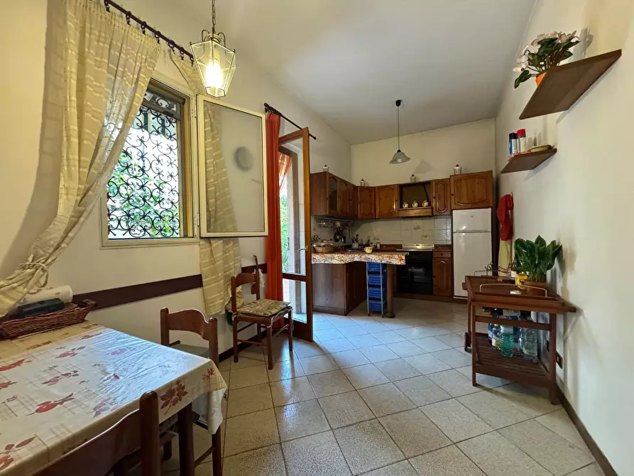 Immagine 8 di Appartamento in vendita  a Viareggio