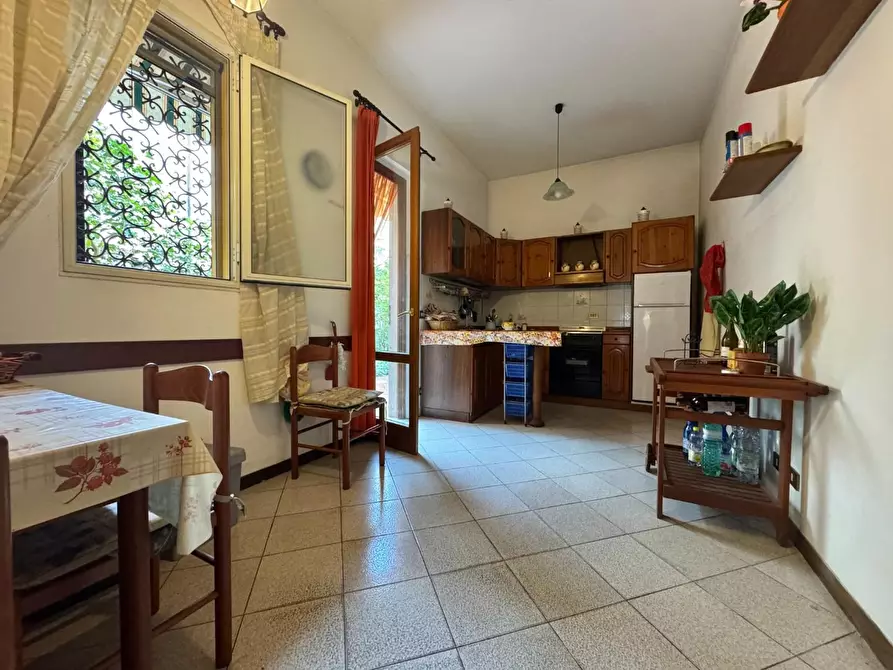 Immagine 22 di Appartamento in vendita  a Viareggio