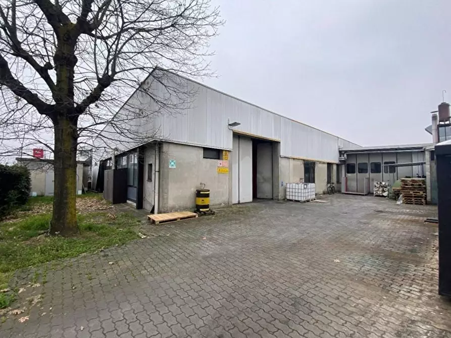 Immagine 1 di Capannone industriale in vendita  a Vigevano