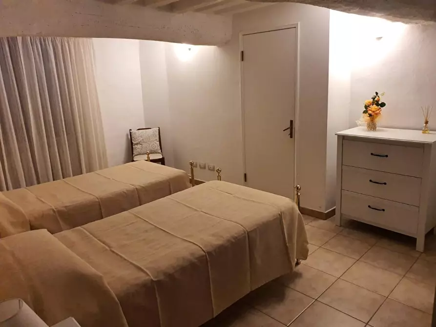 Immagine 12 di Appartamento in affitto  a Siena