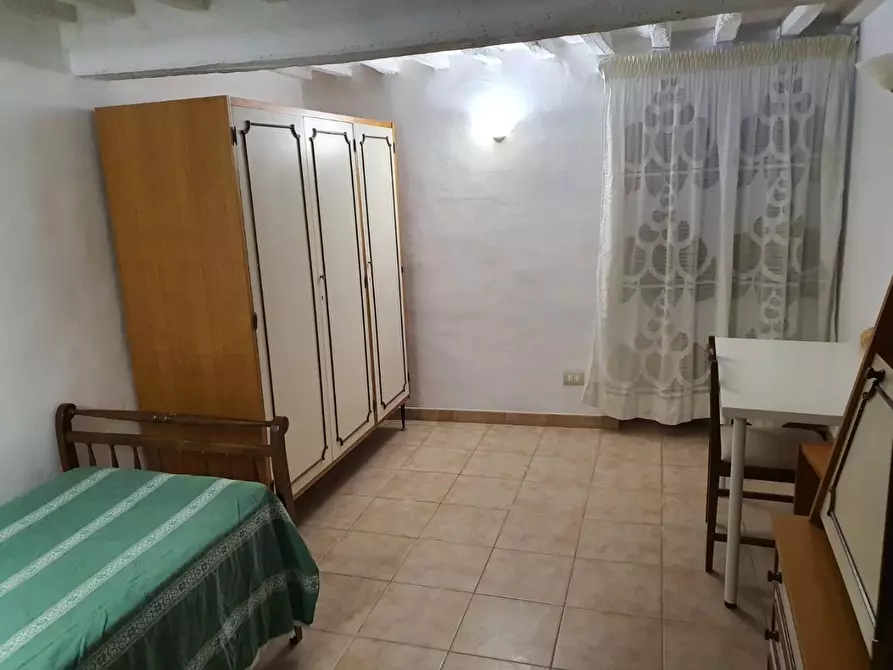 Immagine 15 di Appartamento in affitto  a Siena