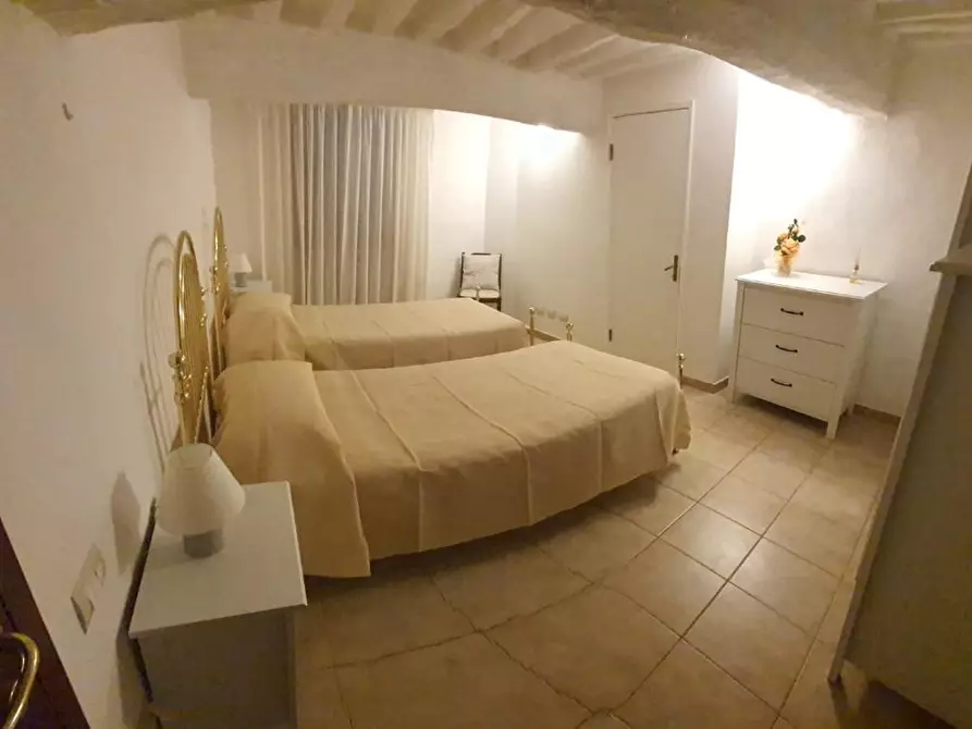 Immagine 11 di Appartamento in affitto  a Siena