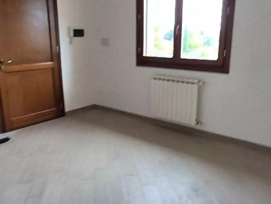 Immagine 2 di Appartamento in vendita  a San Giuliano Terme