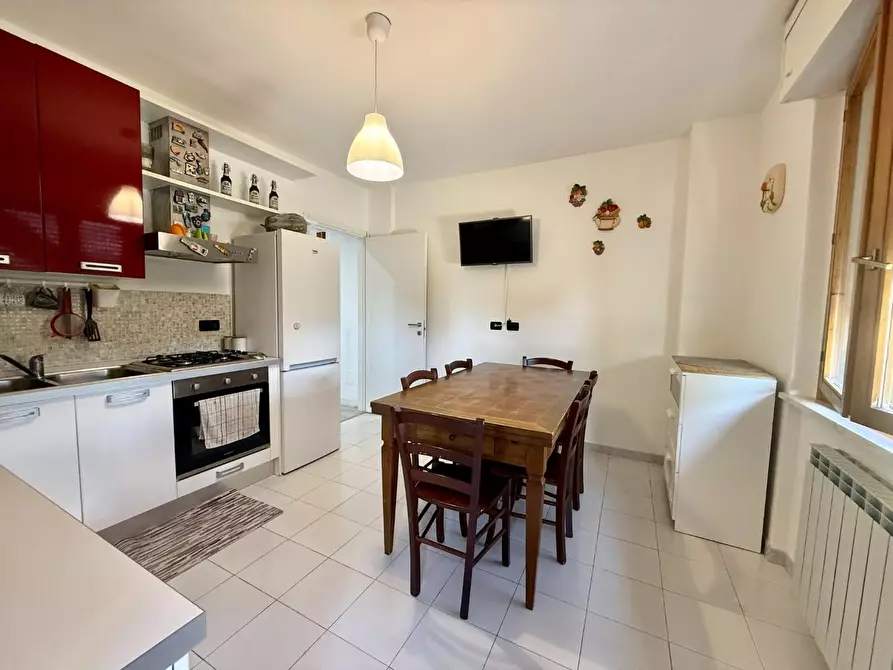 Immagine 13 di Appartamento in vendita  a Carrara