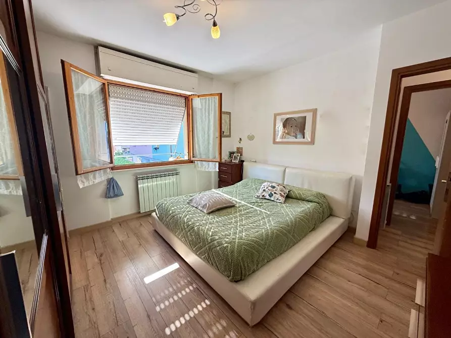 Immagine 9 di Appartamento in vendita  a Carrara