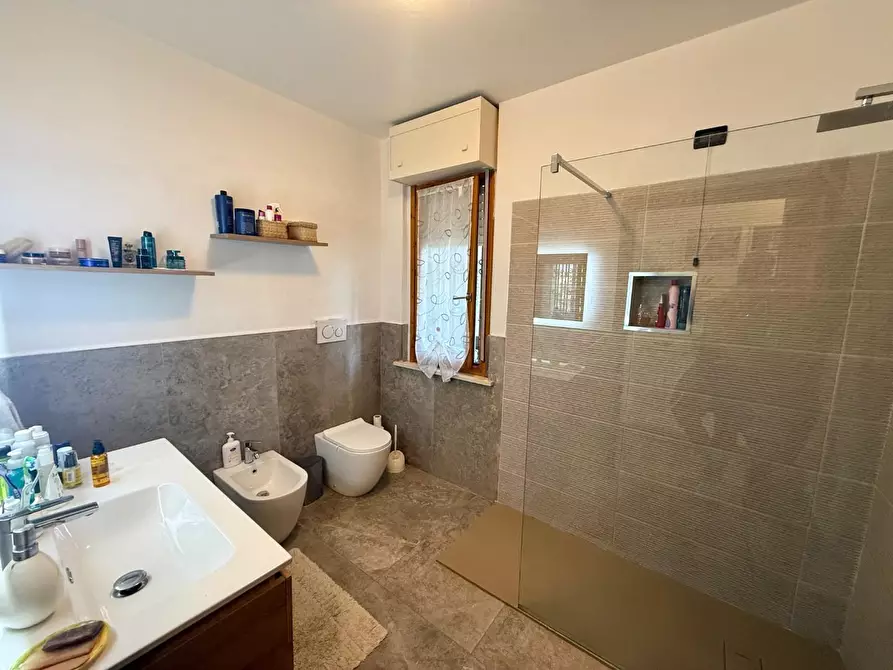 Immagine 7 di Appartamento in vendita  a Carrara