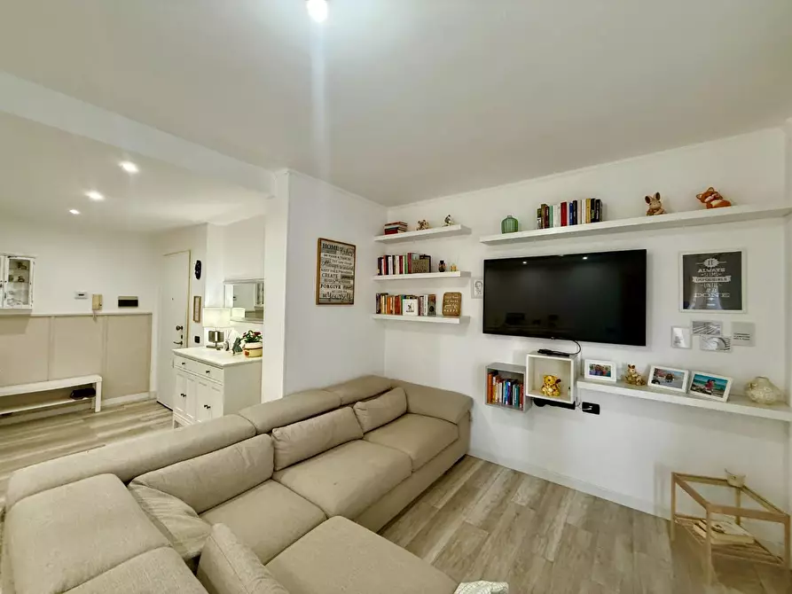 Immagine 4 di Appartamento in vendita  a Carrara